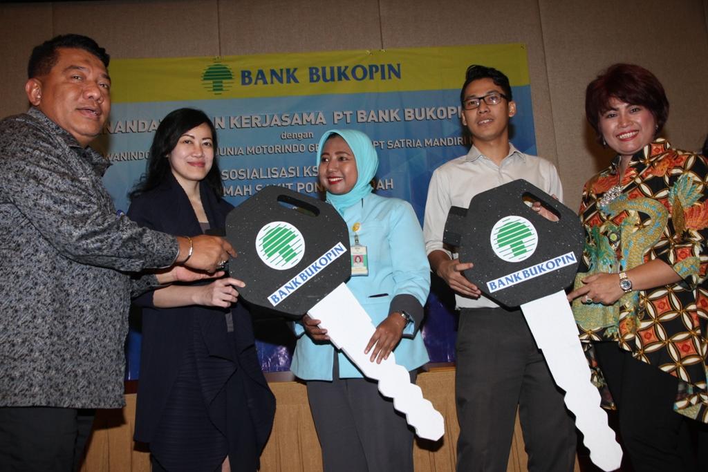 Serahkan Hadiah