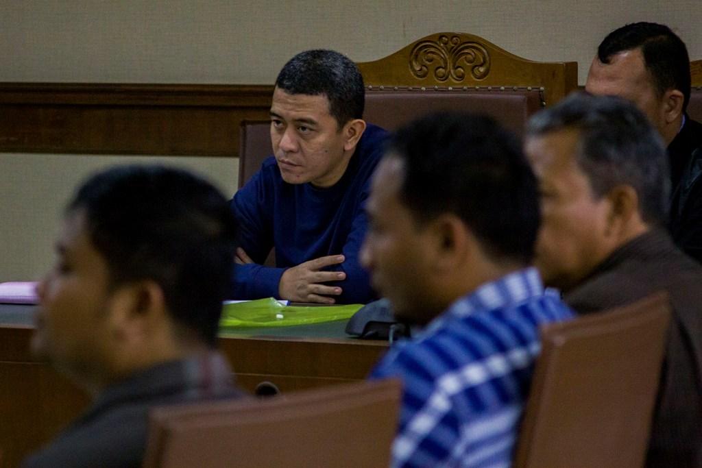 Dengarkan Keterangan Saksi