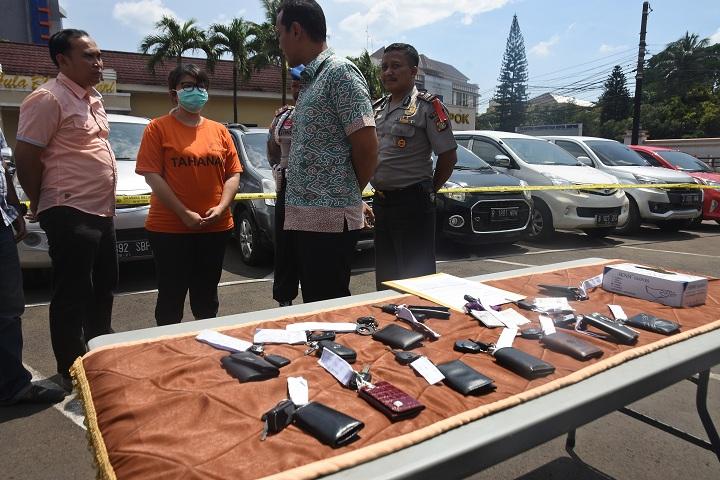 Penipuan Mobil
