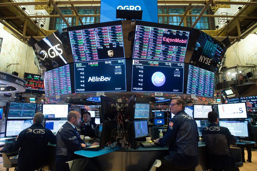 Wall Street Menguat
