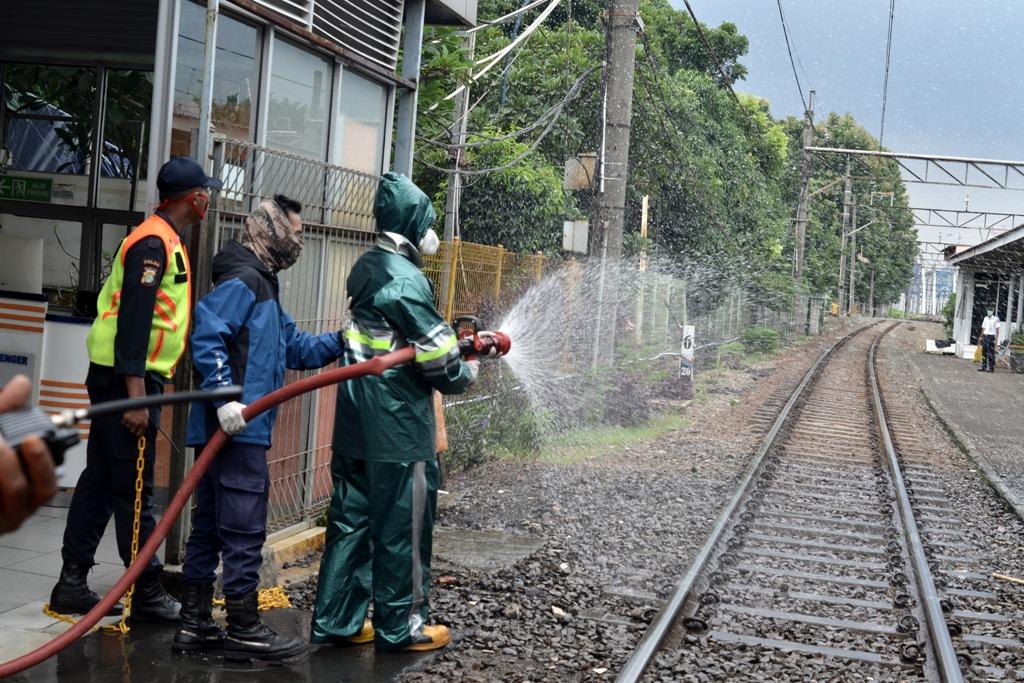 Penyemprotan Disinfektan