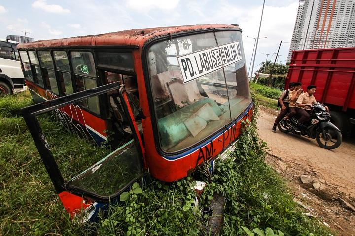 Metromini Tersingkir