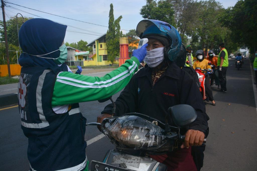 Periksa Suhu Tubuh