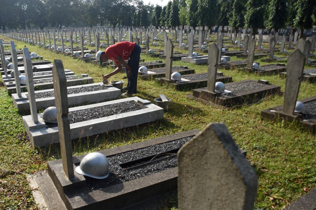Perawatan Makam