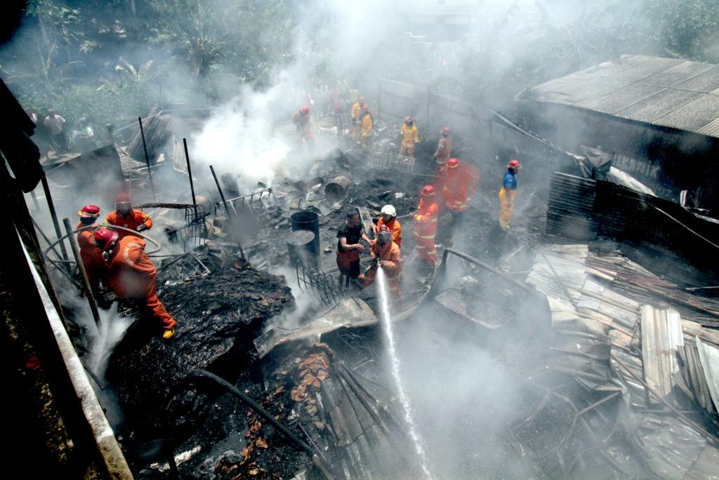 Gudang Plastik Terbakar