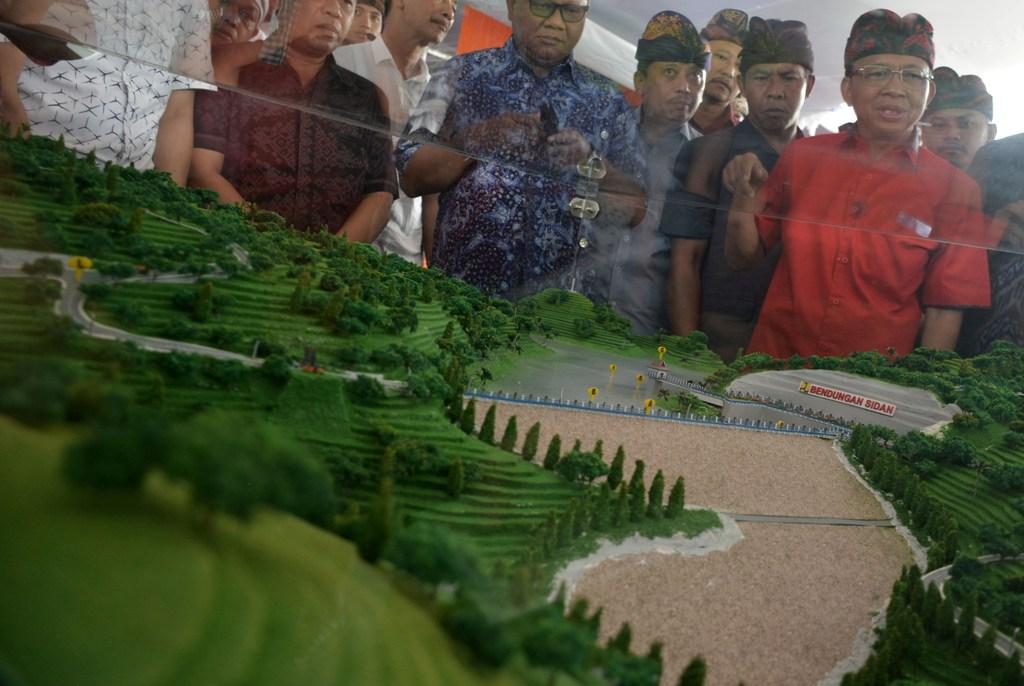 Bangun Bendungan Sidan