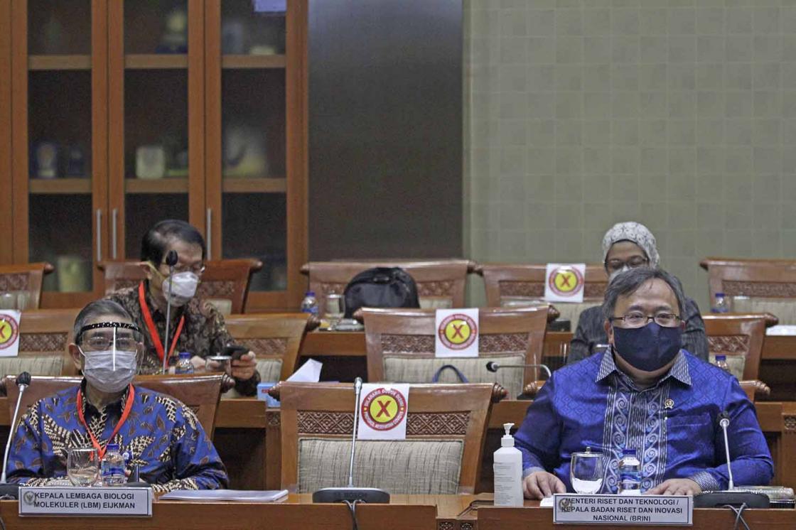 Raker soal Vaksin Merah Putih