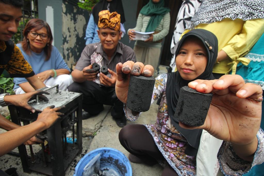 Pembuatan Briket di Surabaya