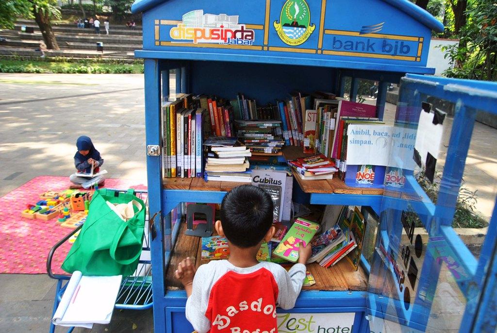 PERPUSTAKAAN JALANAN