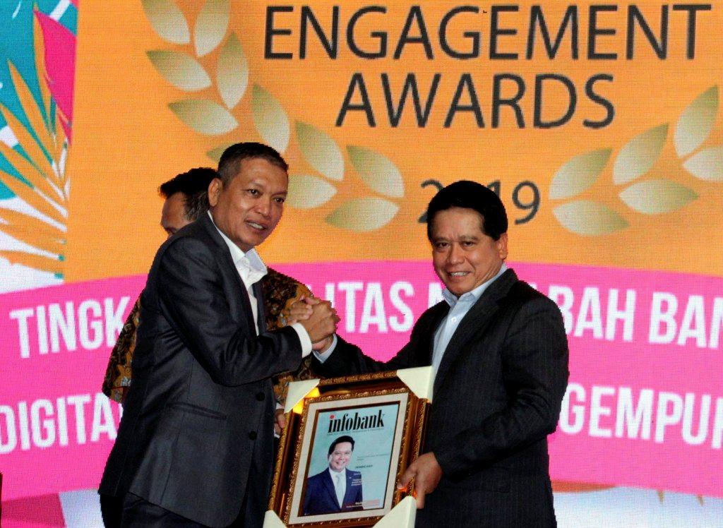 Terima Penghargaan