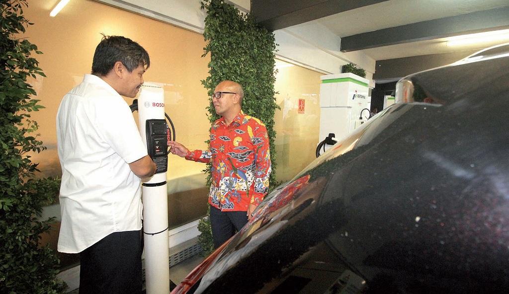 Peluncuran "Charging Station"