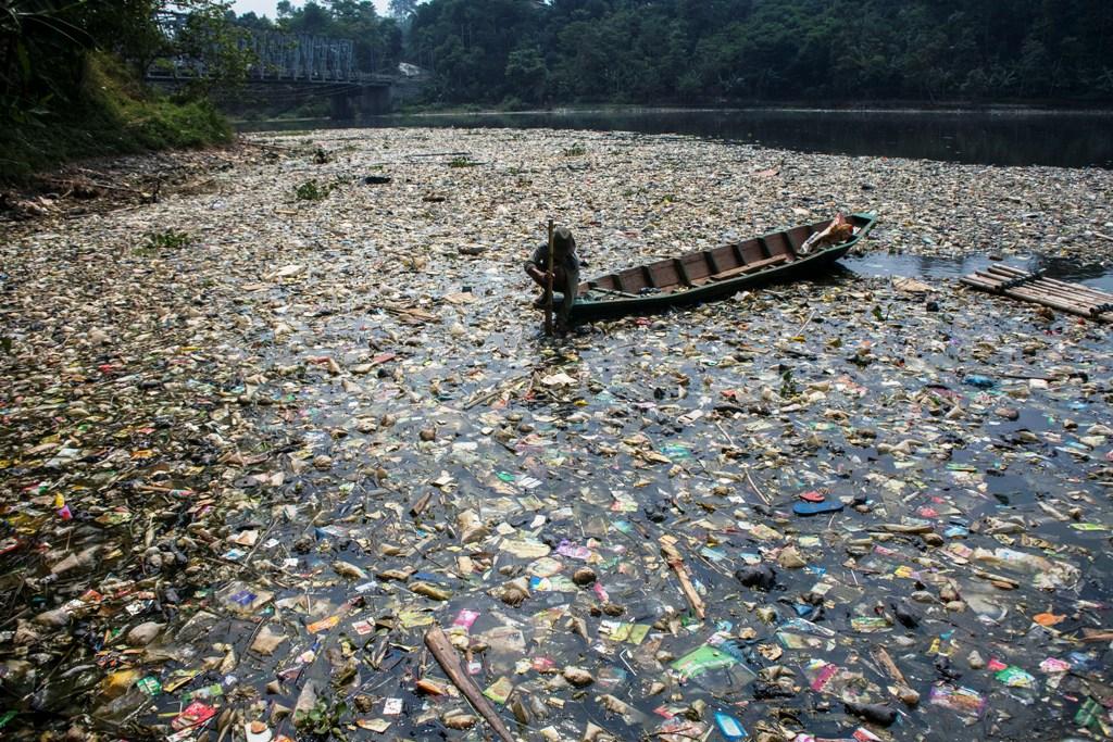 SAMPAH SUNGAI CITARUM