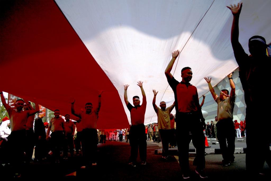 Kirab Bendera