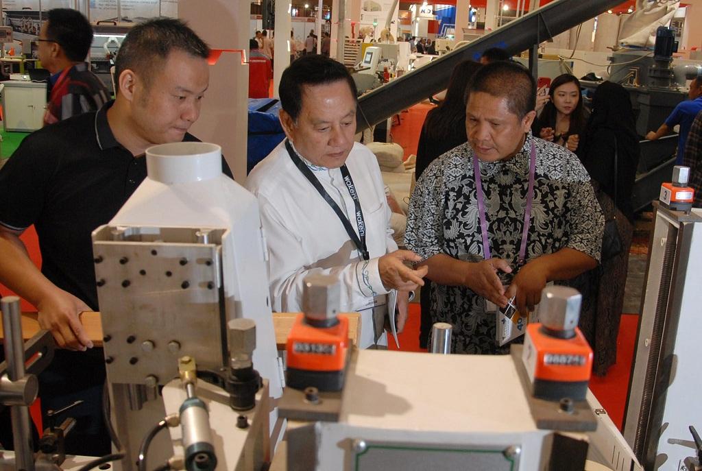 Pameran "IFMAC WOODMAC"