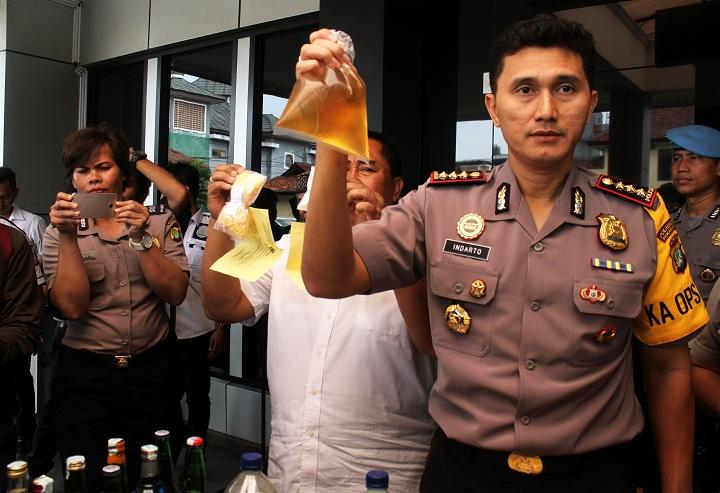 Ribuan Botol Minuman Keras Disita