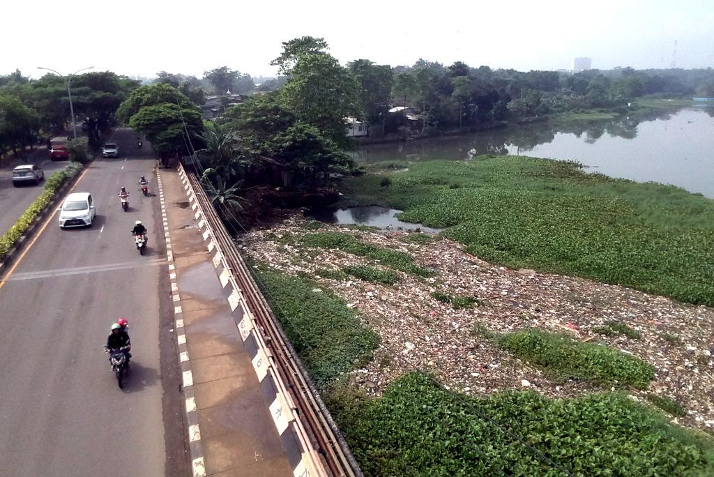 Dipenuhi Sampah