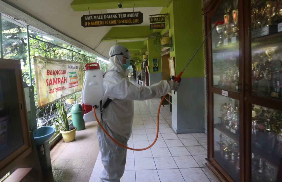 Penyemprotan Disinfektan