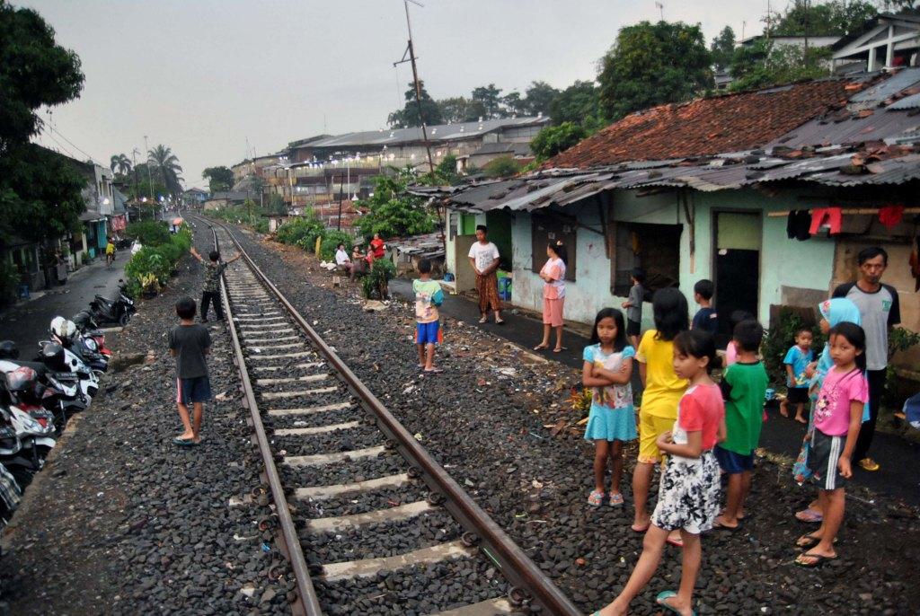 Tergusur Jalur Ganda