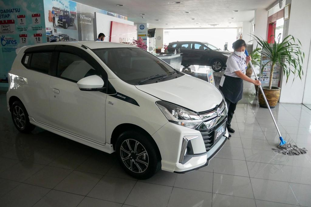 Pasar Otomotif Lesu