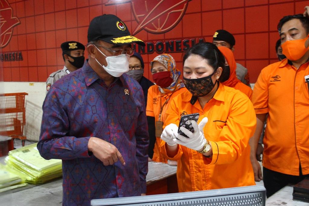 Pembagian Bantuan Sosial