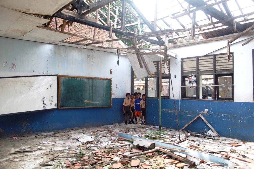 Sekolah Roboh