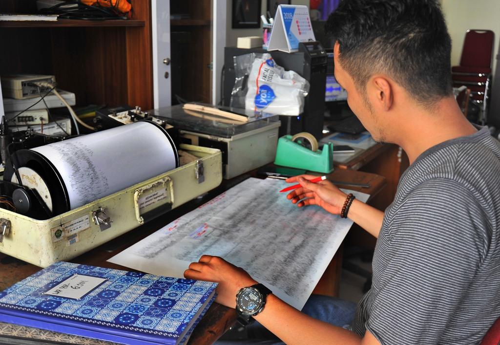 Pantau Gunung Anak Krakatau