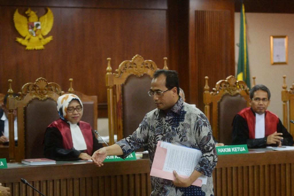 Menjadi Saksi