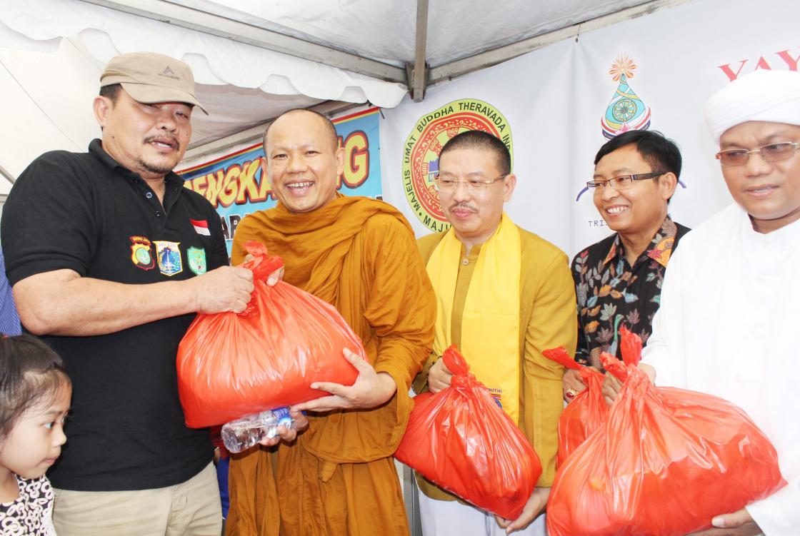 Berbagi Kasih