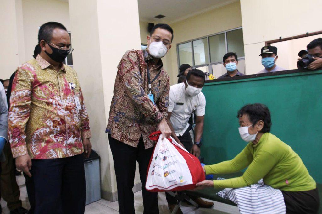 Bantu Warga Telantar
