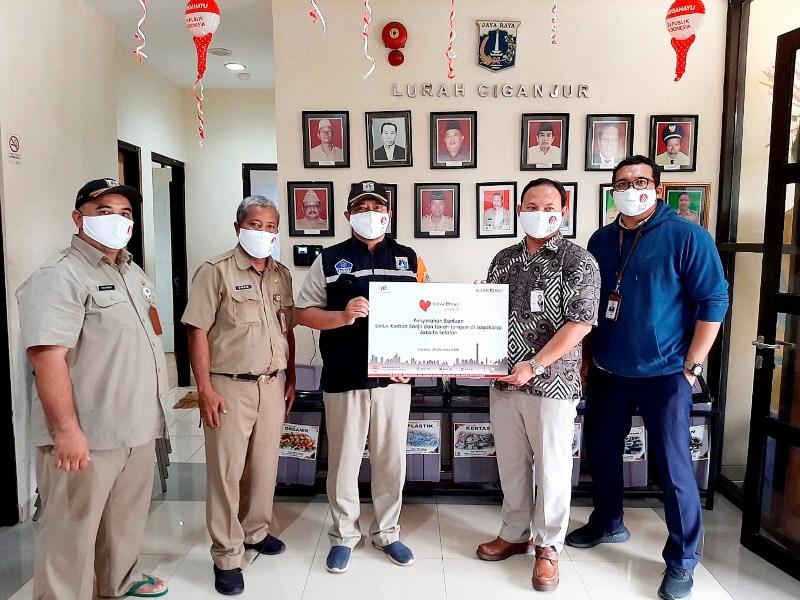Serahkan Bantuan CSR