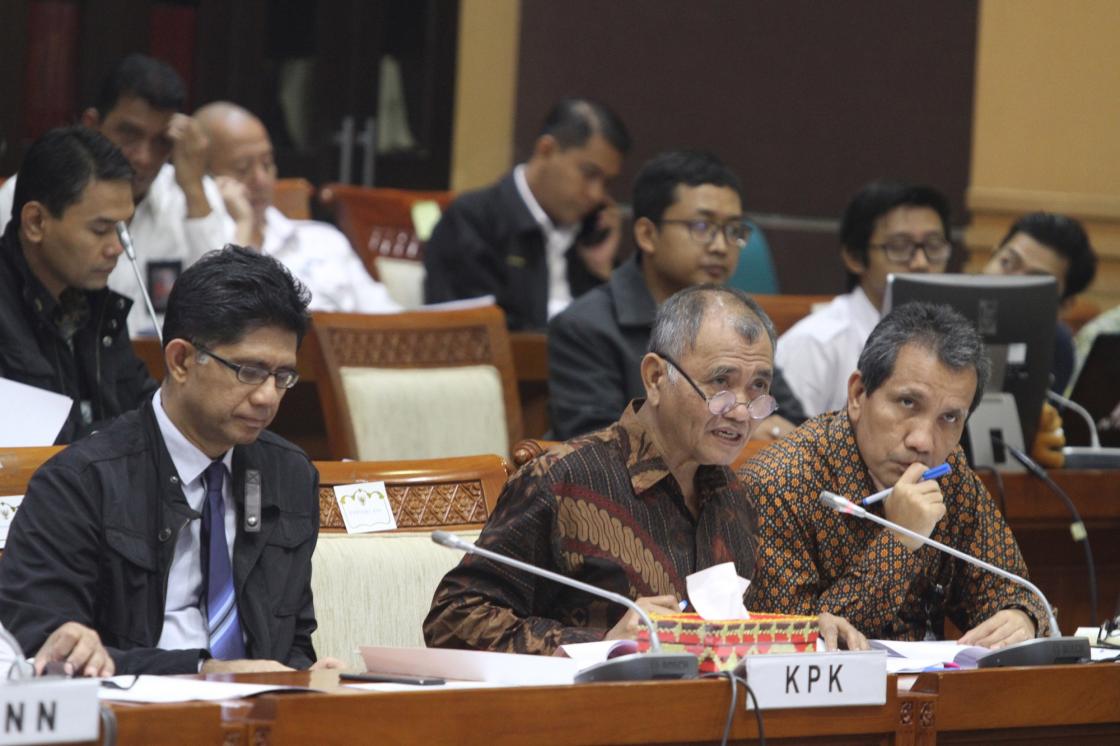 Raker Komisi III DPR-KPK