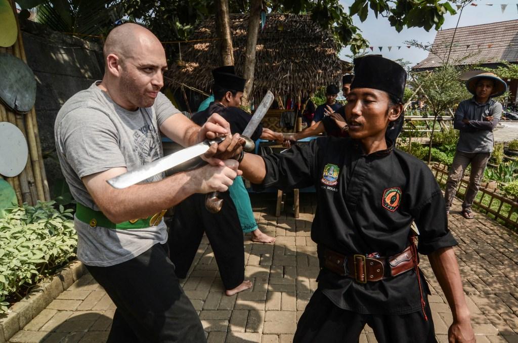 Golok Terbang