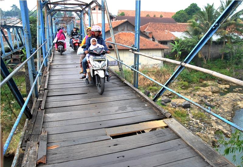 Jembatan Rusak