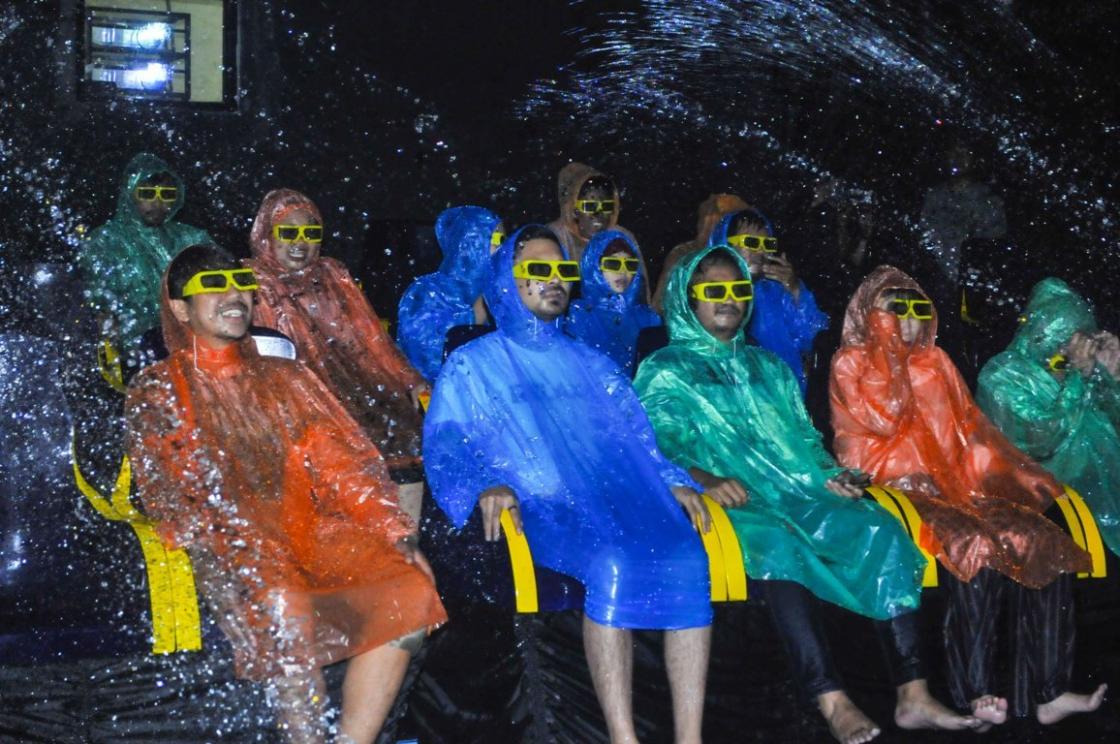 Wahana Wet Theater