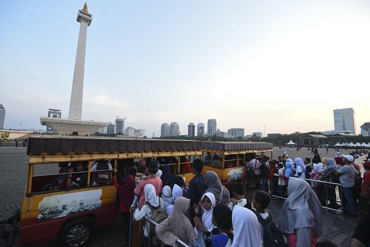 Padati Monas