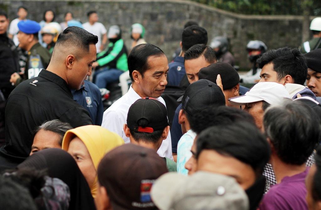 JOKOWI BAGI SEMBAKO