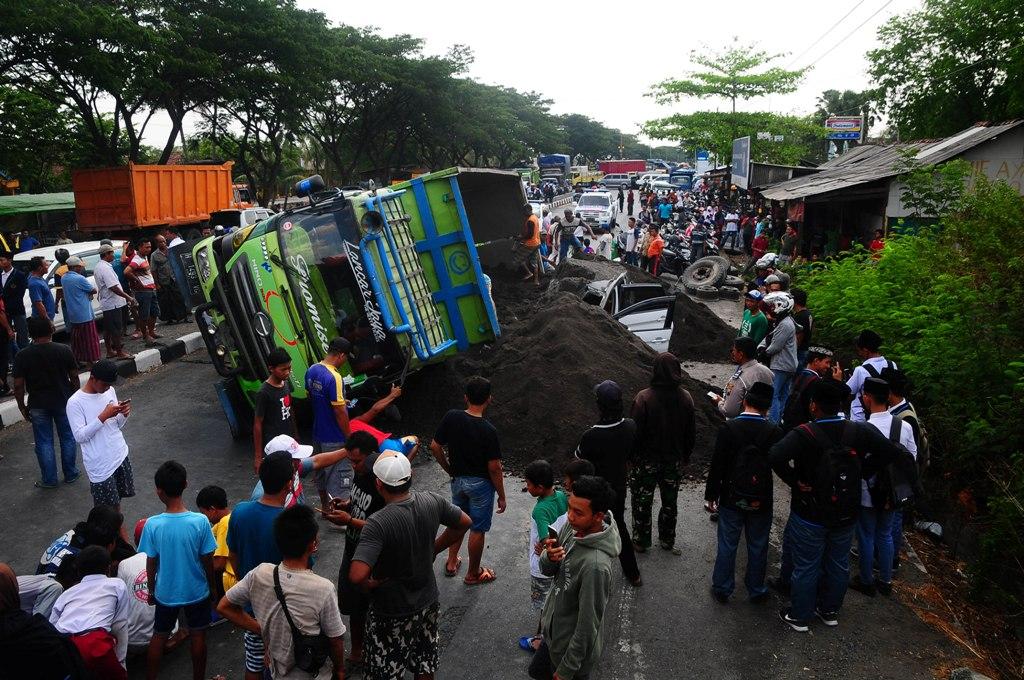 Truk Terguling