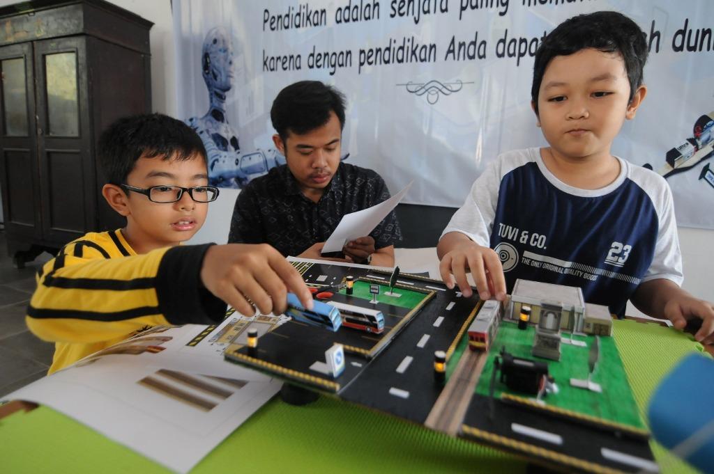 Sekolah Automasi dan Robotika