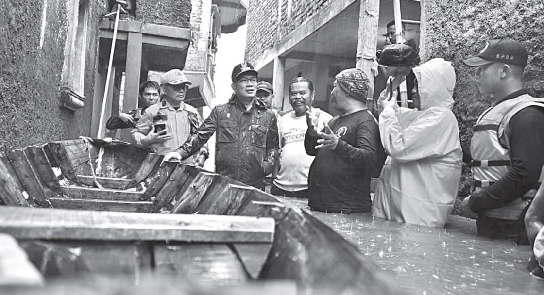 Kunjungi Korban Banjir