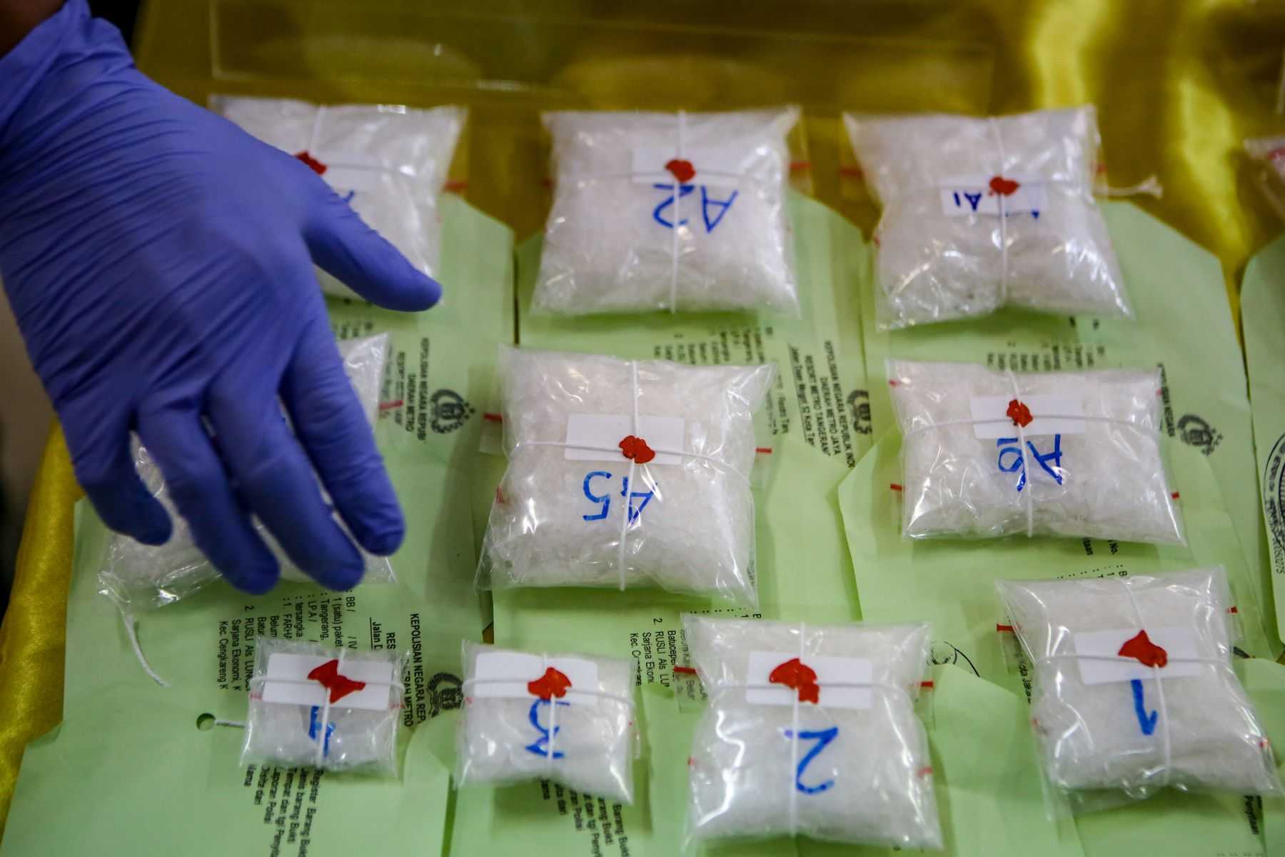 Polisi Ciduk Mobil Mewah Selundupkan 72 Kilogram "Obat Terlarang" dari Komplotan Tanah Melayu Adat