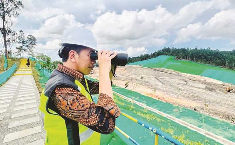 PRESIDEN JOKOWI MENINJAU PEMBANGUNAN JALAN TOL MENUJU IKN