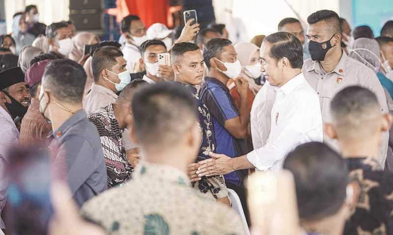 PRESIDEN LUNCURKAN KARTU TANI DIGITAL
