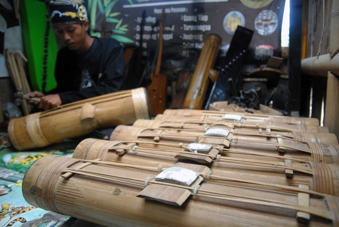 Produksi Alat Musik