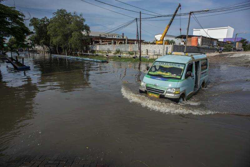 Puncak Musim Hujan dan Potensi Rob di Ibu Kota