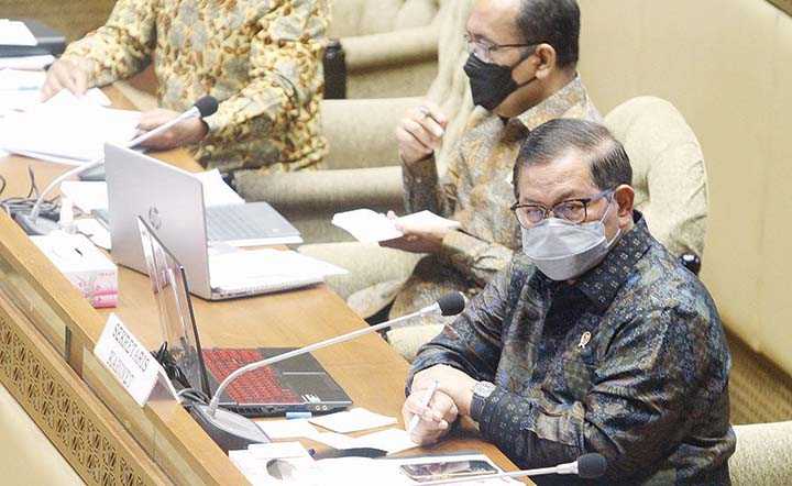 Raker Mensesneg dengan Komisi II DPR