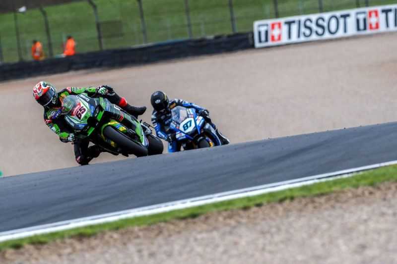 Rea dan Toprak Pimpin Hari Pertama WSBK Inggris