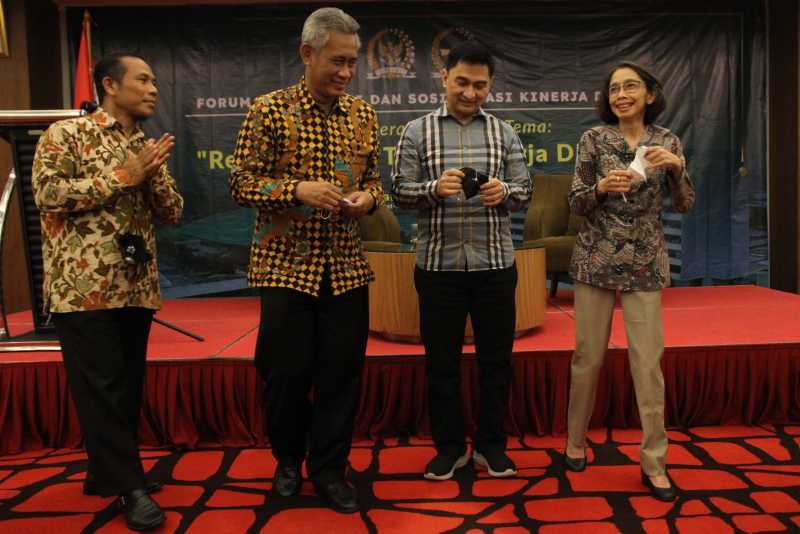 Refleksi Akhir Tahun KInerja DPR