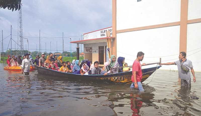 RESEPSI PERNIKAHAN DI KAWASAN YANG TERGENANG BANJIR