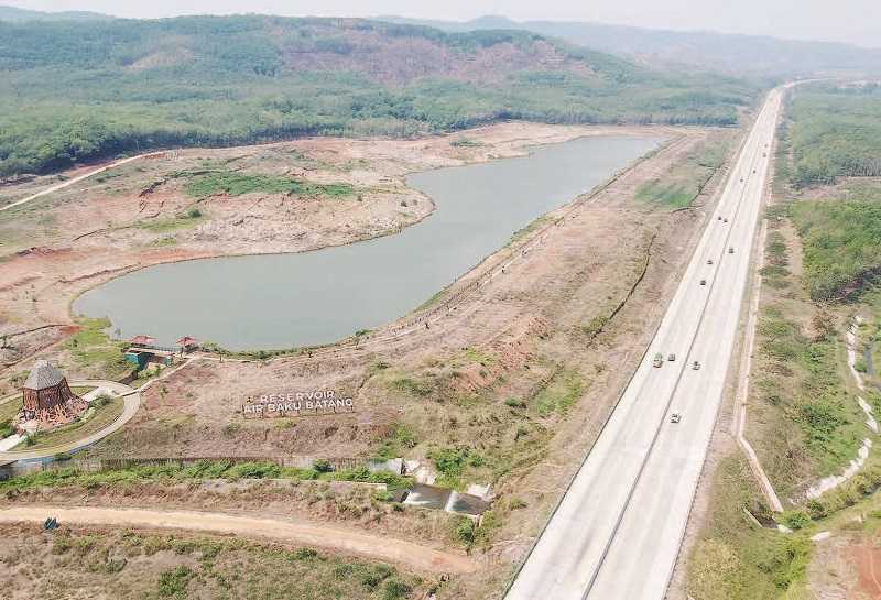 RESERVOIR AIR BAKU DI KAWASAN INDUSTRI TERPADU BATANG