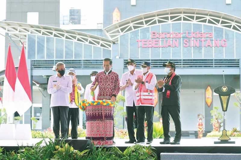 RESMIKAN BANDARA TEBELIAN SINTANG